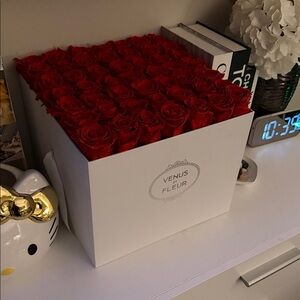 Venus Et Fleur Red Rose Square Box